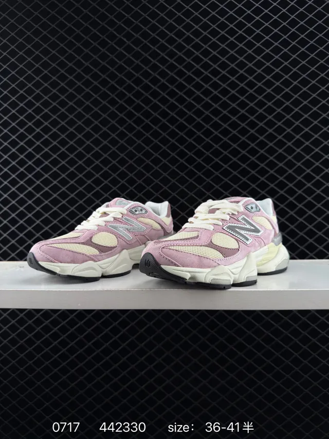 New Balance 9060 Zapatillas chunky rosa y crema 2
