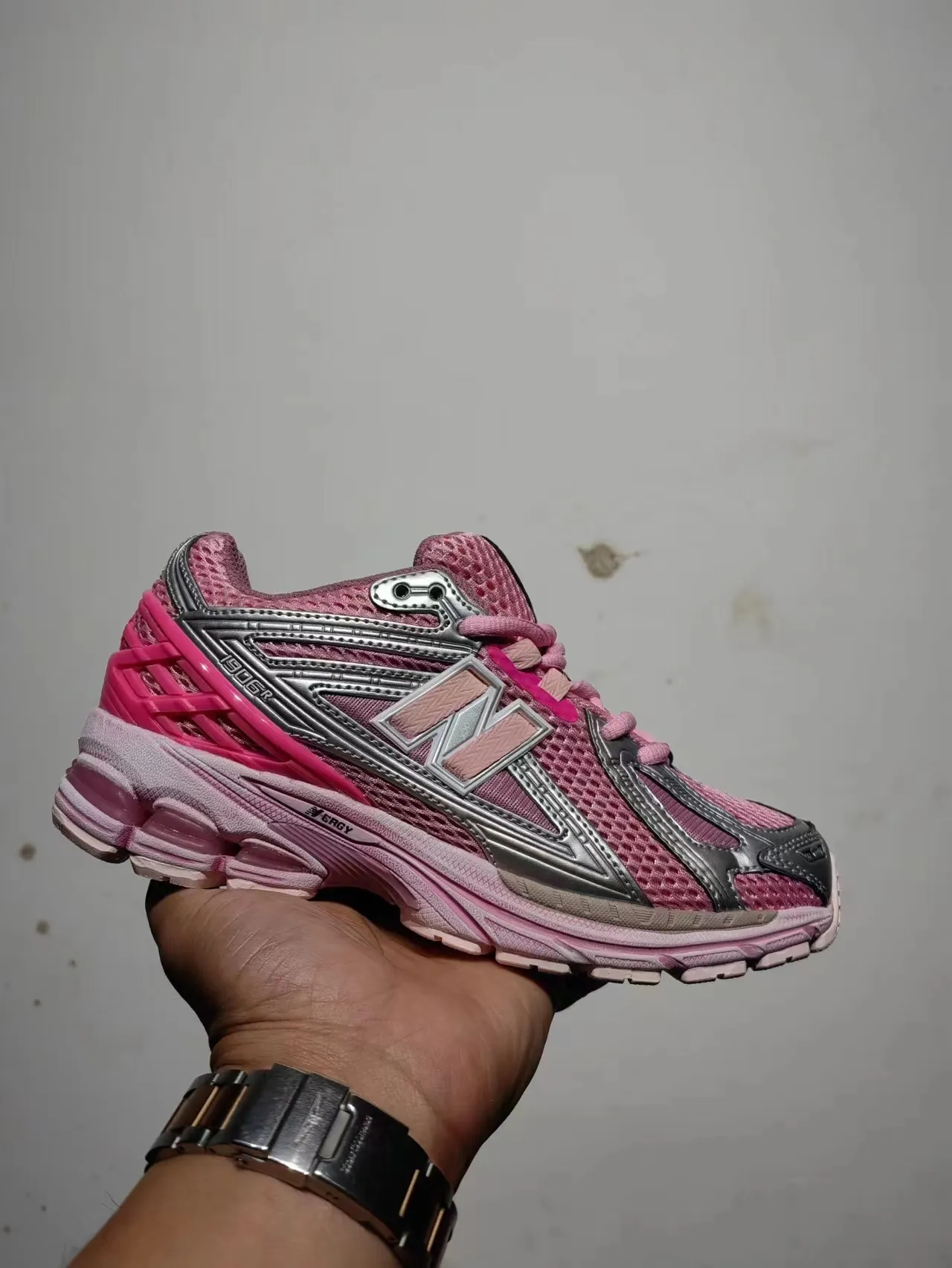 New Balance 9060 rosa y plateado Zapatos de correr 3