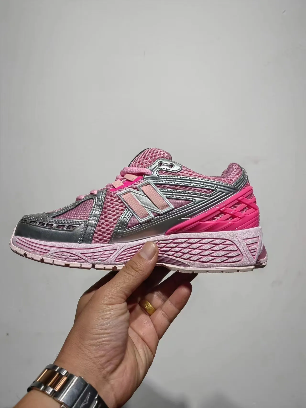 New Balance 9060 rosa y plateado Zapatos de correr 7