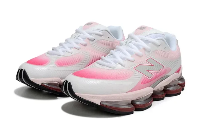 New Balance 9060 Zapatillas Lifestyle Rosa y Blanca 2