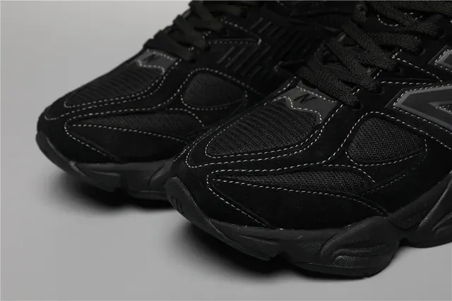 New Balance حذاء أسلوب حياة أسود رمادي أحادي اللون متعدد الطبقات شبكي ومخمل علوي 4