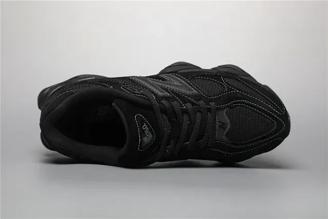 New Balance حذاء أسلوب حياة أسود رمادي أحادي اللون متعدد الطبقات شبكي ومخمل علوي 7