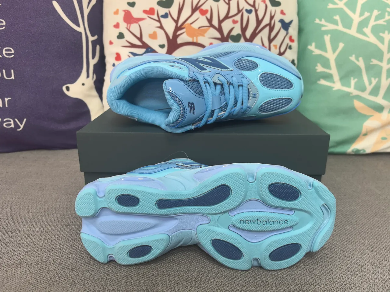 New Balance Blue Navy Sculpted Midsole Glossy Patent Overlays Chunky Sneakers 2