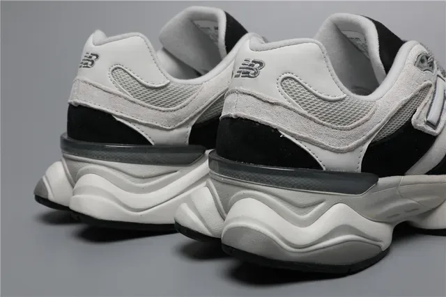 New Balance رمادي أسود كتلي غير متناظر كعب شبكة و جلد مدبب ترصيع حياة أحذية رياضية 2