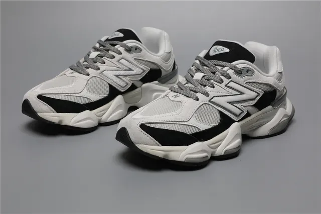 New Balance رمادي أسود كتلي غير متناظر كعب شبكة و جلد مدبب ترصيع حياة أحذية رياضية 5