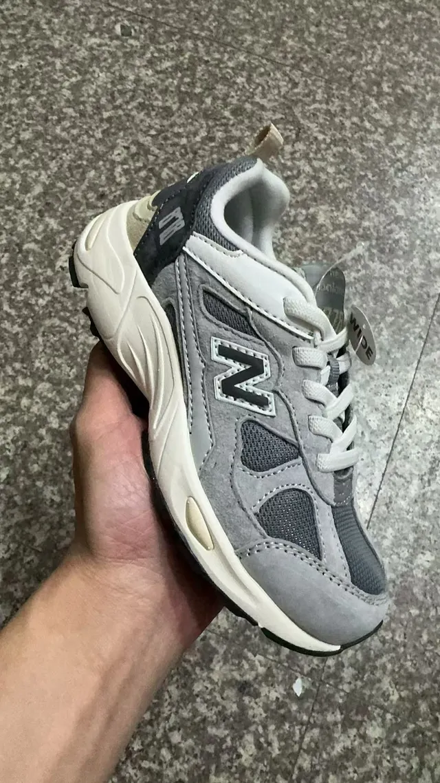 New Balance Gray White Midsole Layered Mesh And Suede Upper Chunky Sneakers 2