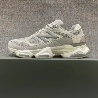 New Balance Cinza Branco Esculpido Planta do meio Malha E Camurça Híbrido Parte superior Tênis Grosso