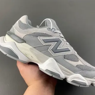 New Balance 灰白 雕塑中底 网布和麂皮鞋面 厚底运动鞋