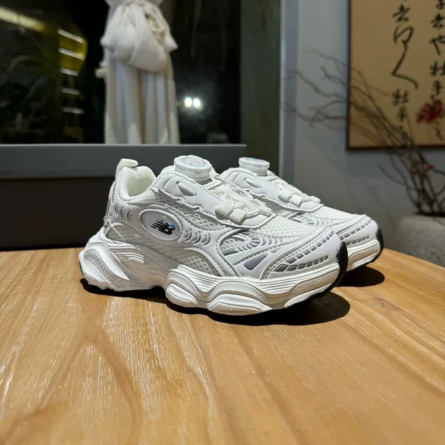New Balance Solado Branco Rosa Sem cadarços Fecho Toggle Tênis chunky 15
