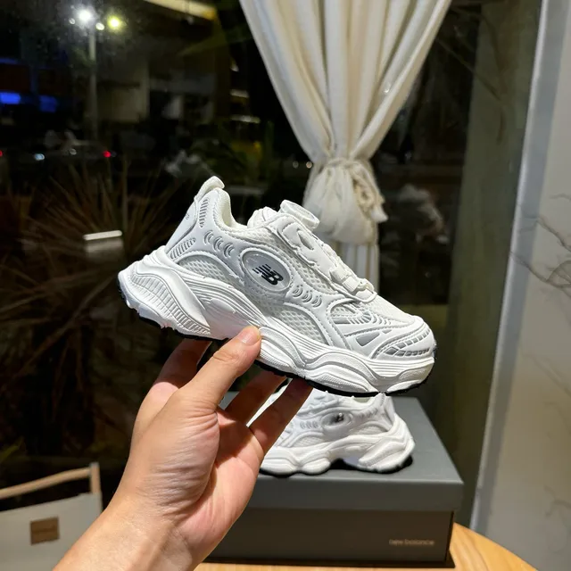 New Balance Solado Branco Rosa Sem cadarços Fecho Toggle Tênis chunky 16