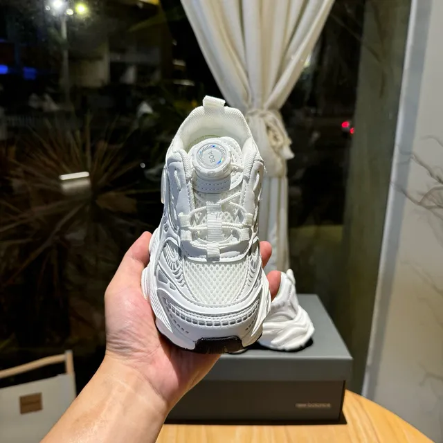 New Balance Solado Branco Rosa Sem cadarços Fecho Toggle Tênis chunky 20