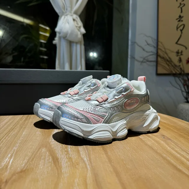 New Balance Solado Branco Rosa Sem cadarços Fecho Toggle Tênis chunky 24
