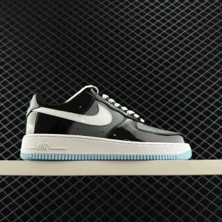 Nike Air Force 1 أسود لامع أبيض أزرق فاتح حذاء أسلوب حياة
