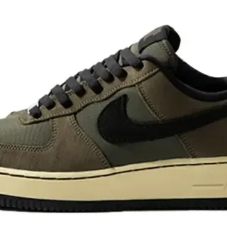 Nike Air Force 1 橄榄绿和黑色生活方式运动鞋