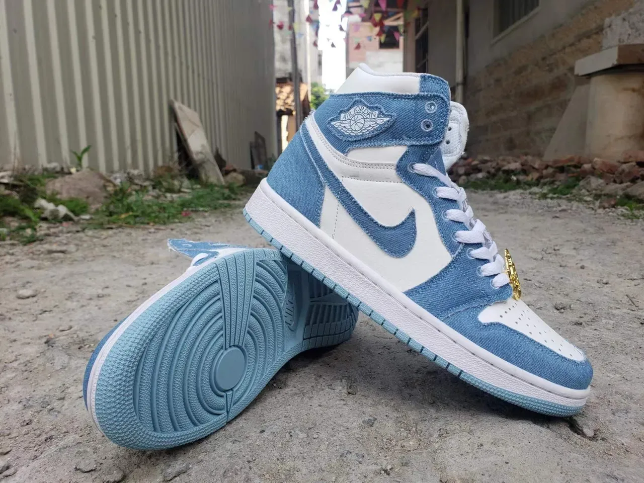 Nike Air Jordan 1 Bleu Denim Blanc Or Cadenas de Lacets Chaussures de Basketball 2