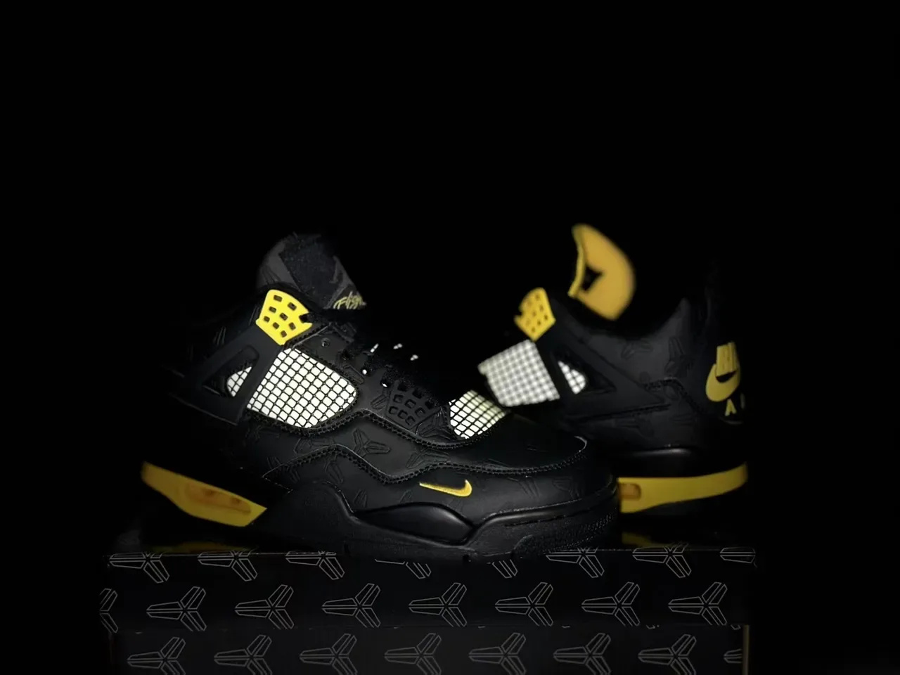Nike Air Jordan 4 Black Yellow Basketball Shoes 2