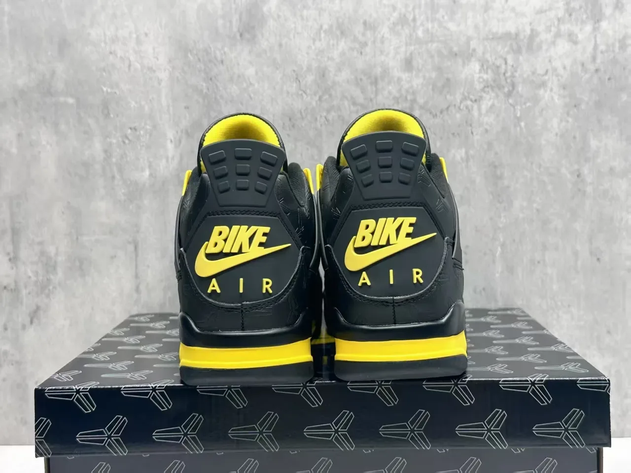 Nike Air Jordan 4 Black Yellow Basketball Shoes 4