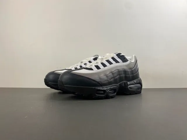 Nike Air Max 95 Metallic Silver and Black Lifestyle Sneakers 10