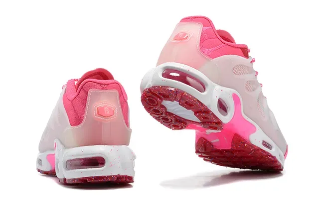 Nike Air Max Plus 粉白生活方式运动鞋 2