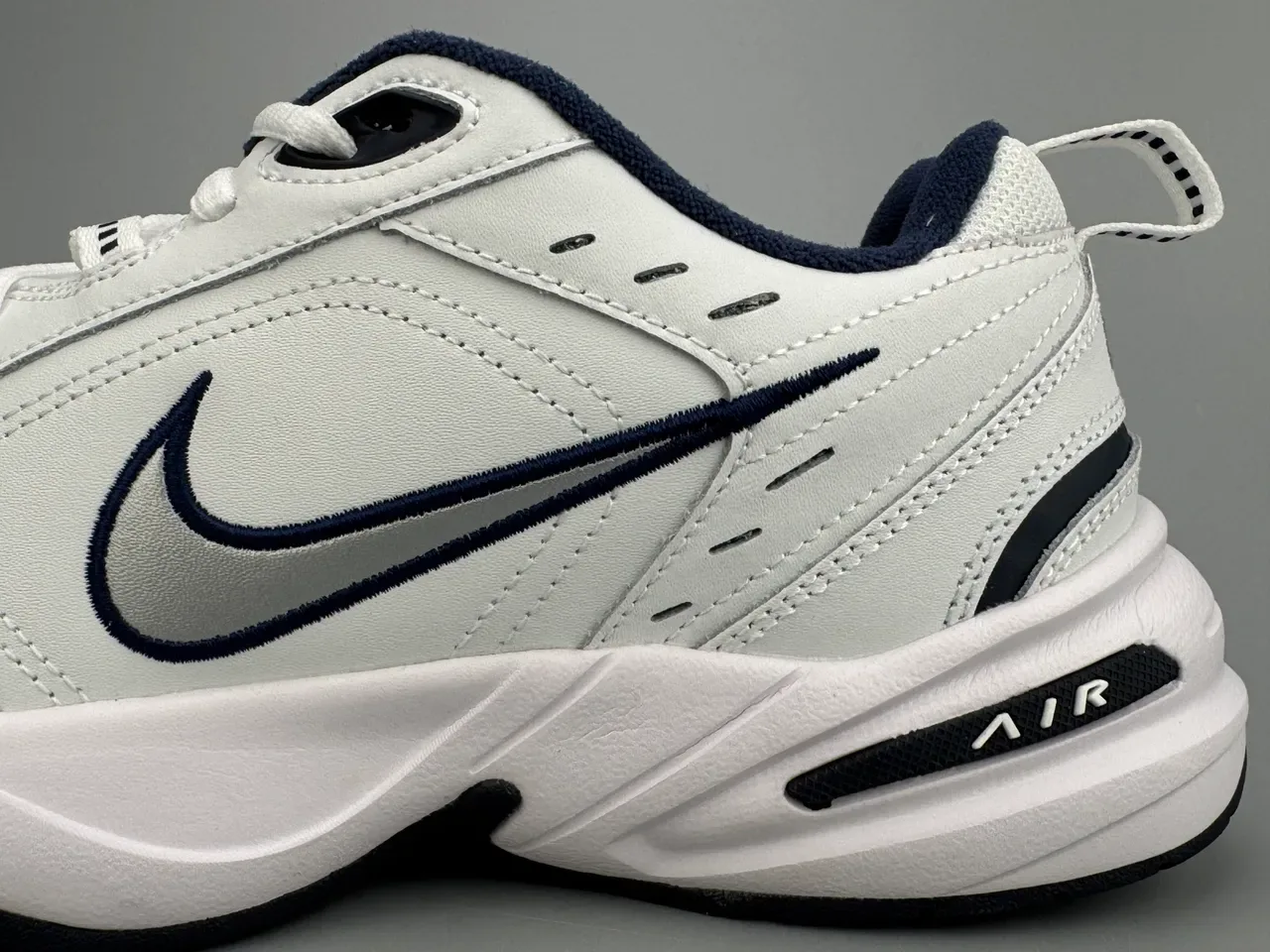 Nike Air Monarch Branco Navy Couro/Sintético Acentos Azuis Tênis Lifestyle 7