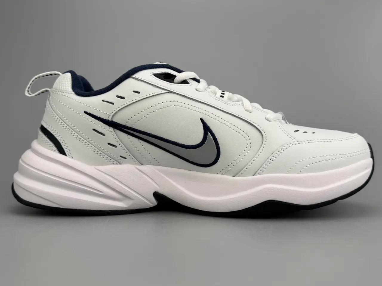 Nike Air Monarch Branco Navy Couro/Sintético Acentos Azuis Tênis Lifestyle 10