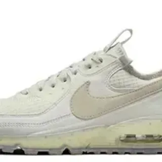 Nike Baskets Lifestyle Beige et Blanc Low Top Maille et Synthétique