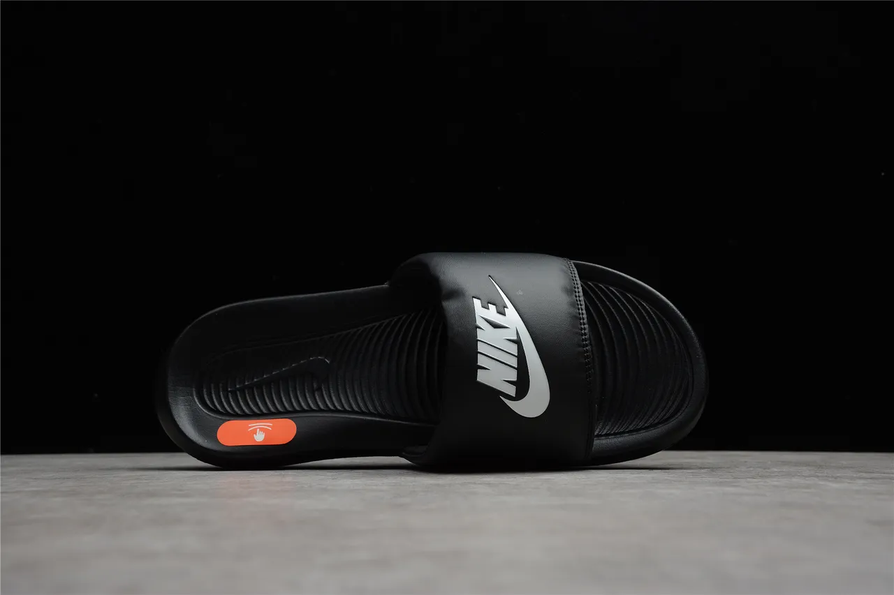Nike Benassi JDI negro blanco naranja sandalias 4