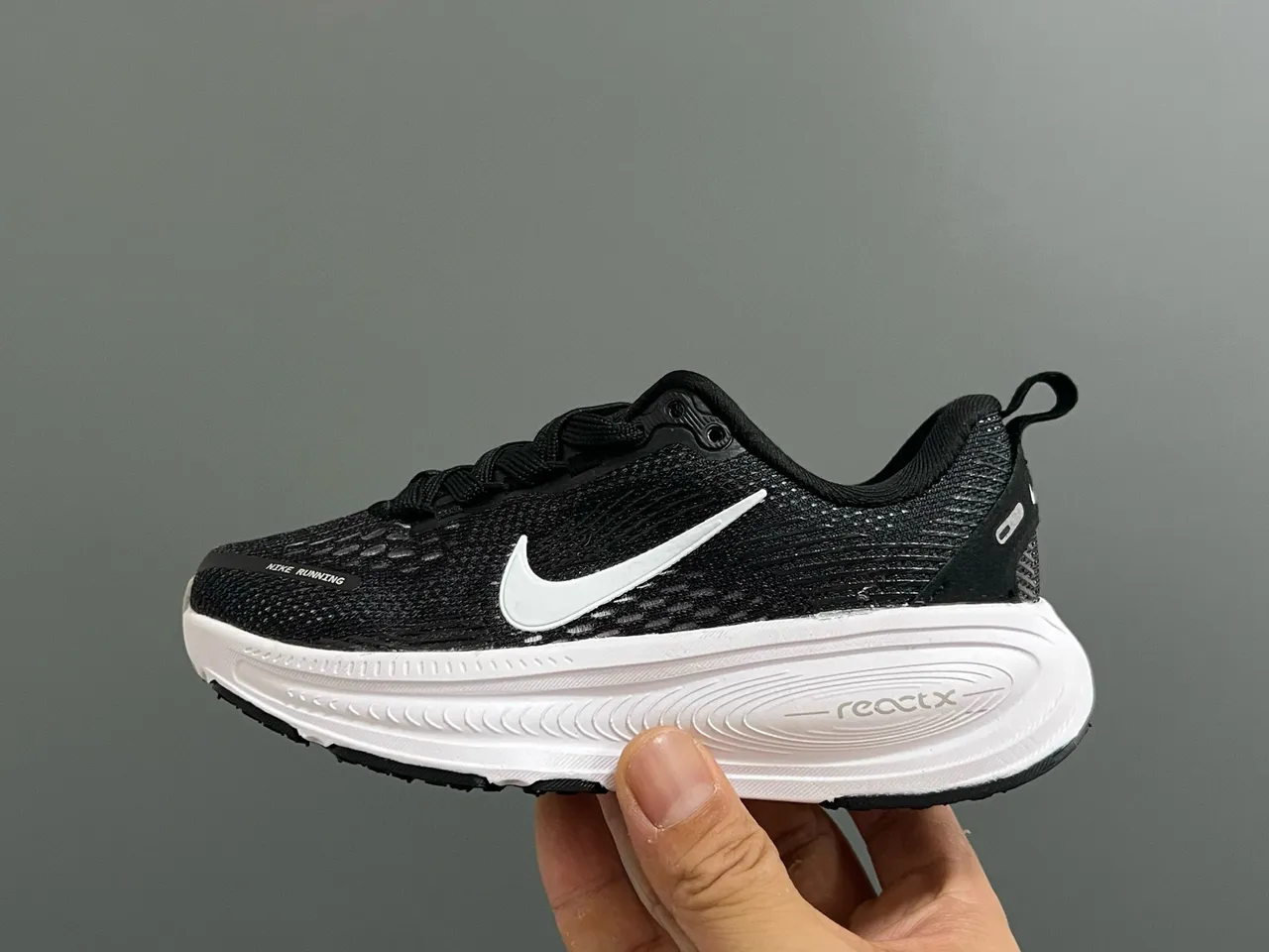 Nike Black Mesh Upper Wavy Midsole Running Shoes 12