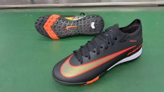 Nike Black Orange Low-Cut Knit Upper Turf Soccer Shoes 8
