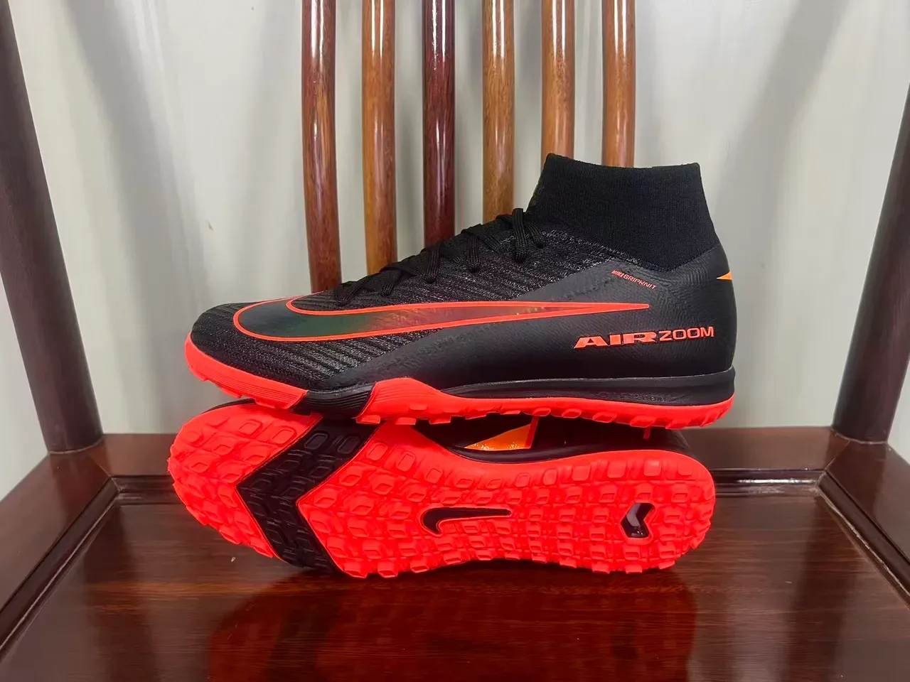 Nike 黑橙色 袜套领 纹理针织鞋面 草地足球鞋 7