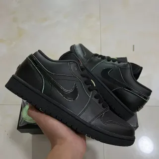 Nike Dunk Low أسود أخضر جلد أعلى لامع Swoosh Overlay حذاء رياضي نمط حياة