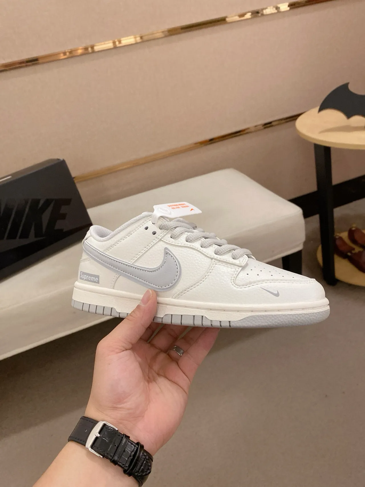 Nike Dunk Low সাদা ধূসর Supreme স্কেটবোর্ড জুতা 3