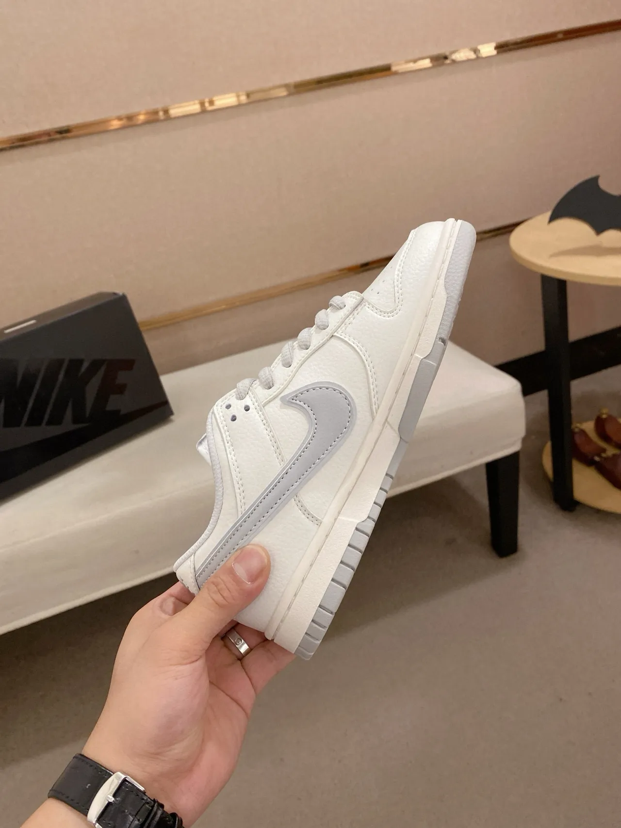 Nike Dunk Low সাদা ধূসর Supreme স্কেটবোর্ড জুতা 4