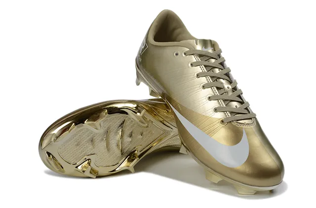 Nike حذاء كرة القدم ذهبي أبيض إنهاء معدني منخفض القطع أرض صلبة 4