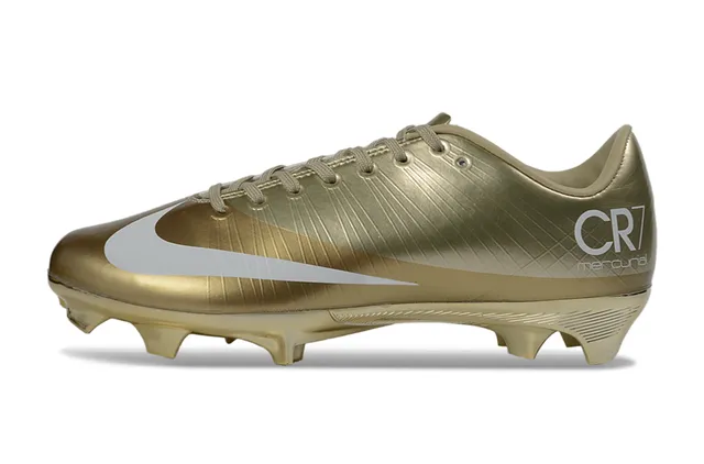 Nike حذاء كرة القدم ذهبي أبيض إنهاء معدني منخفض القطع أرض صلبة 7