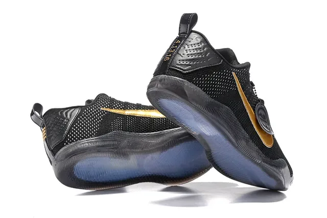 Nike Kobe Preto Dourado Knit Upper Swoosh Acento Tênis de Basquete 2