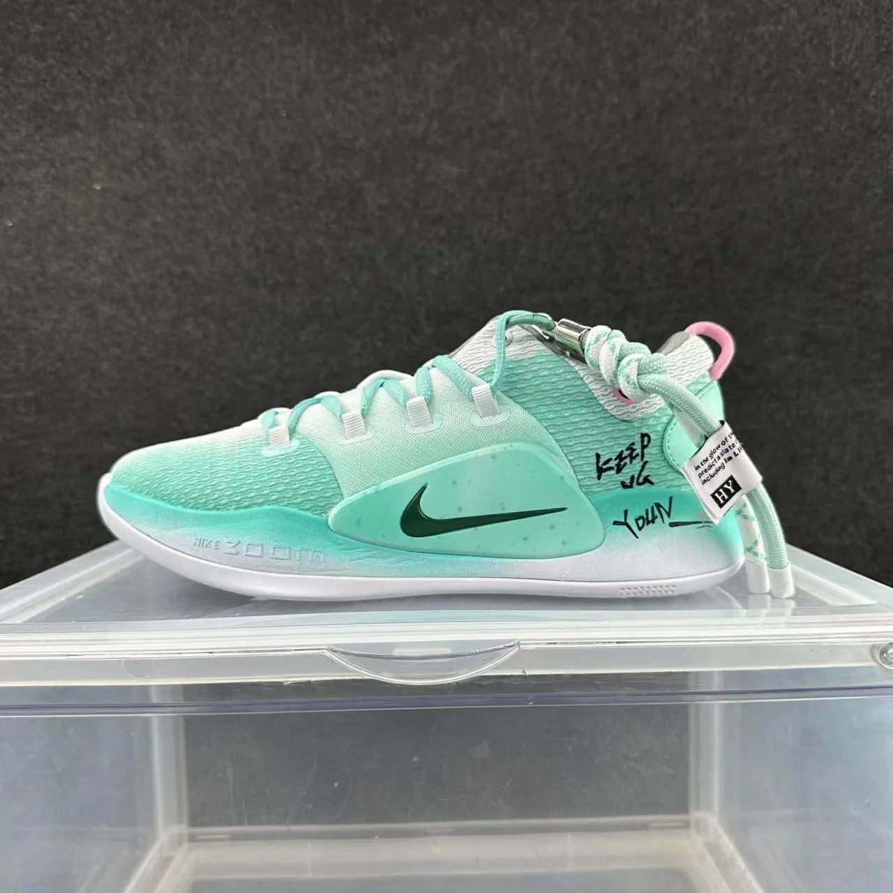 Nike Kyrie Low-Top Mint Green White Basketball Shoes 2