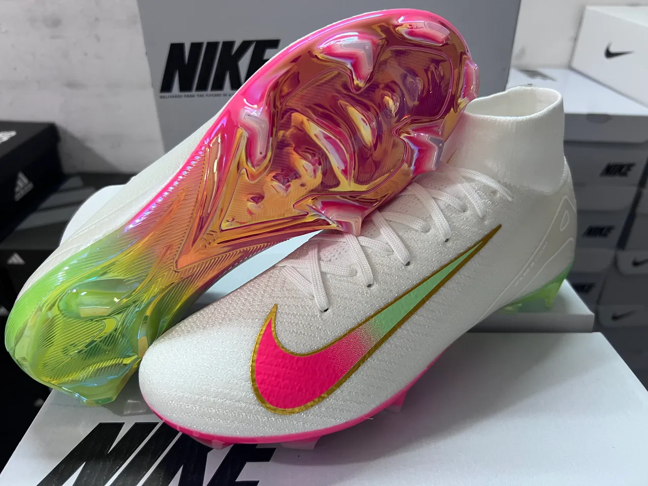 Nike Mercurial Vapor Zapatos de fútbol blanco multicolor upper de knit de corte alto cuello de ajuste a calcetín suela para terreno firme 4