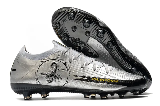 Nike Chaussures de football pour terrain ferme à empeigne basse à coupe chaussette avec impression graphique abstraite en vert multicolor 5