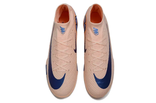 Nike Sapatos de futebol Turf com upper Flyknit laranja e azul, gola sock-fit 2