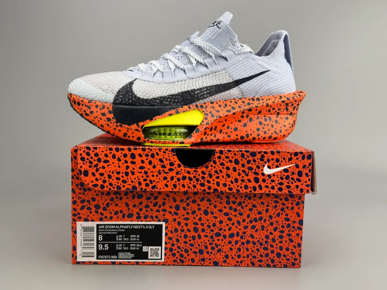 Nike 橙灰针织鞋面斑点中底跑鞋 2