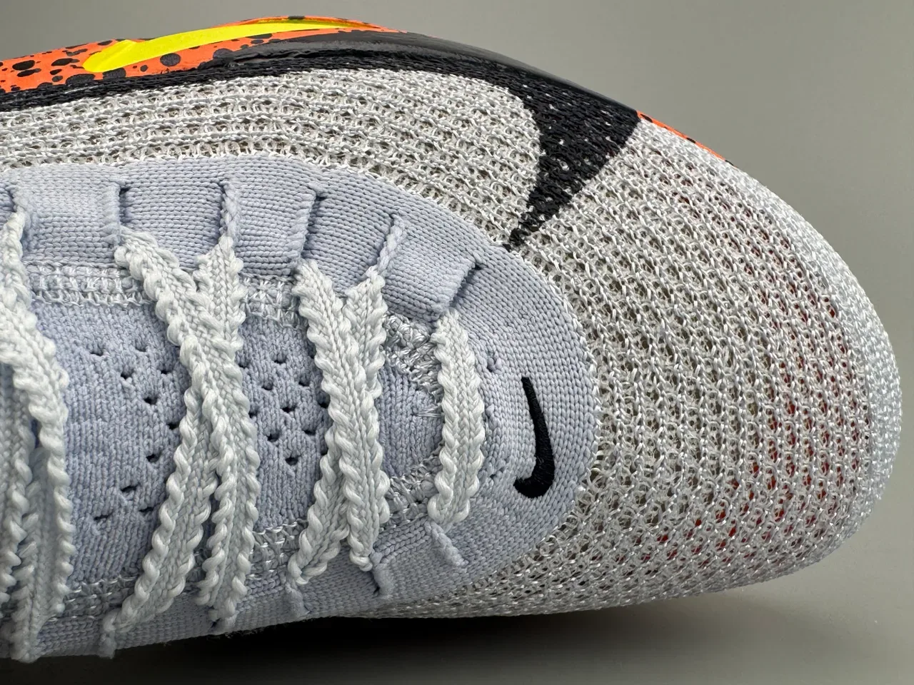 Nike 橙灰针织鞋面斑点中底跑鞋 4