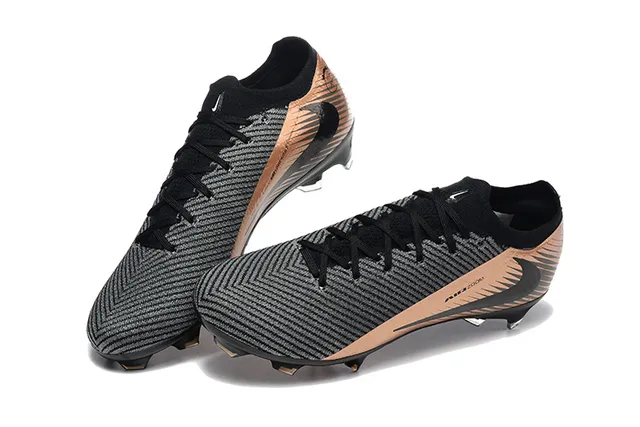 Nike Phantom GT 黑色棕色针织鞋面 金属铜色点缀 钉地足球鞋 2