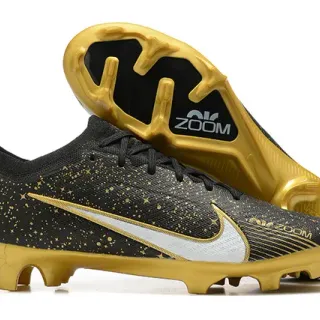 Nike Phantom GT Noir Or Blanc Swoosh Overlay Molded Outsole Terrain Firme Chaussures de football