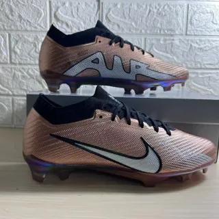 Nike Phantom GT Gold Black Sapatos de futebol low cut upper em malha acabamento metálico para terreno firme