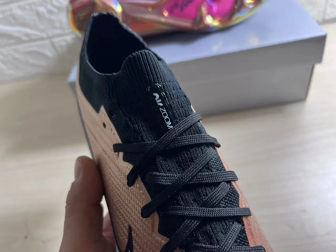 Nike Phantom GT Gold Black Low-Cut Knit Upper Metallic Finish Firm-Ground Soccer Shoes 3