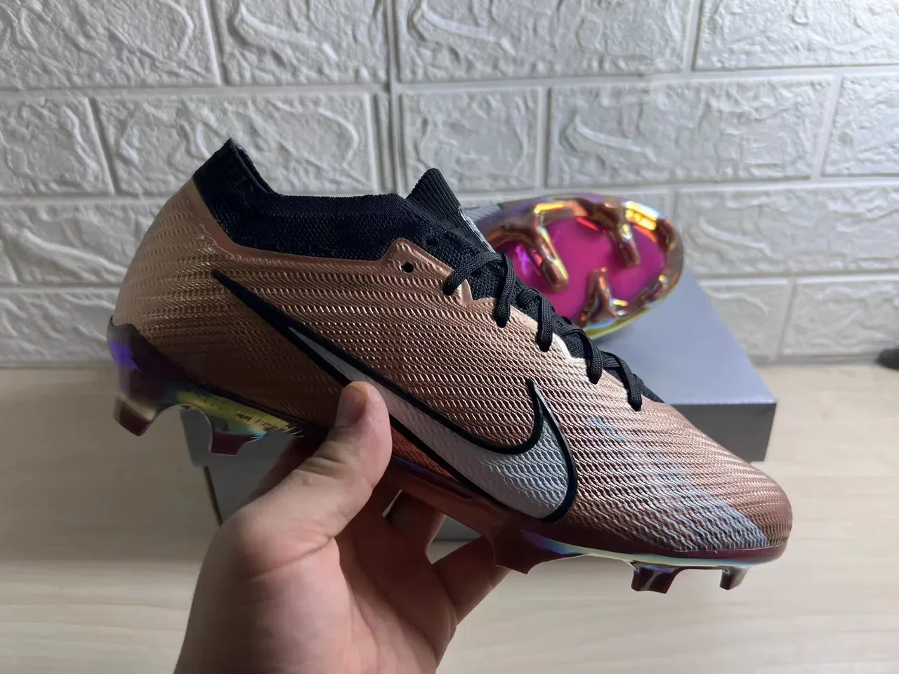 Nike Phantom GT Gold Black Low-Cut Knit Upper Metallic Finish Firm-Ground Soccer Shoes 8