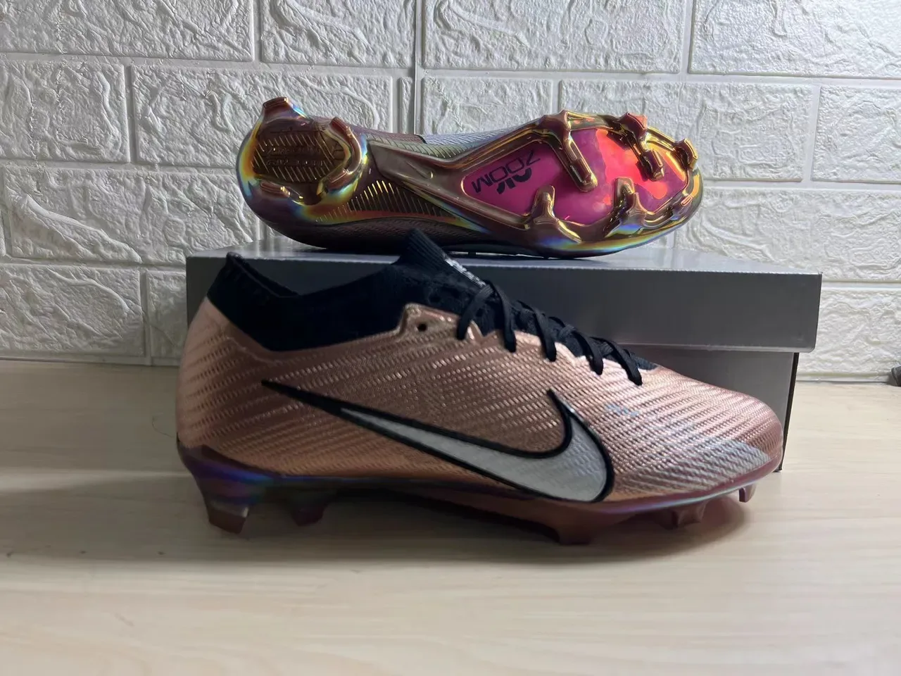 Nike Phantom GT Gold Black Low-Cut Knit Upper Metallic Finish Firm-Ground Soccer Shoes 9