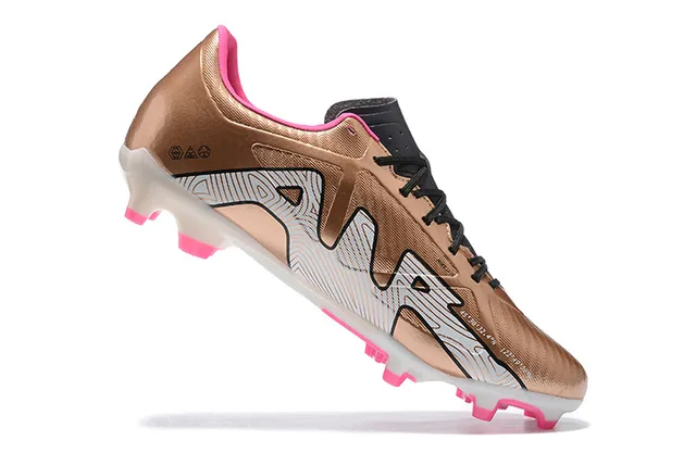 Nike Phantom GT Zapatos de fútbol con superficie sintética en color dorado rosa metálico con studs de acento brillante para terreno firme 3