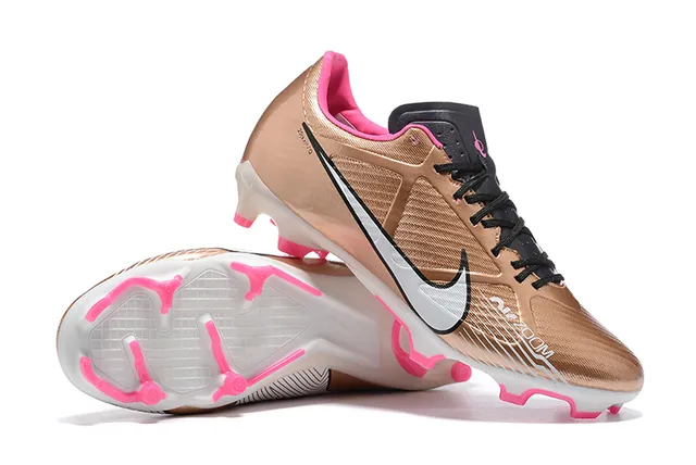 Nike Phantom GT Zapatos de fútbol con superficie sintética en color dorado rosa metálico con studs de acento brillante para terreno firme 6
